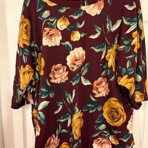 Kim & Cami Maroon Floral Blouse 2x button detail shoulder/sleeve poly/spandex